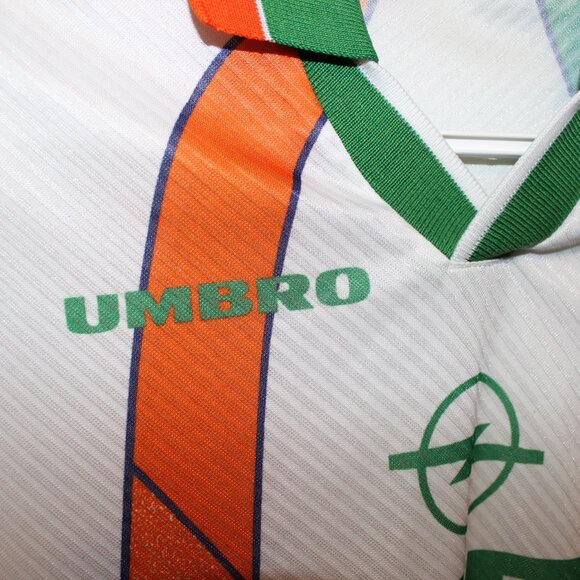 3/$188- Republic of Ireland 1994-96 away shirt Umbro Size Kids EU 8 Boys 66-71cm - Picture 4 of 8